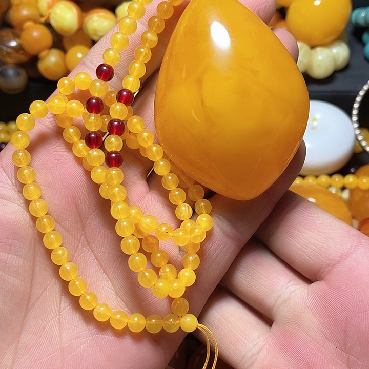琥珀颈饰未镶嵌琥珀