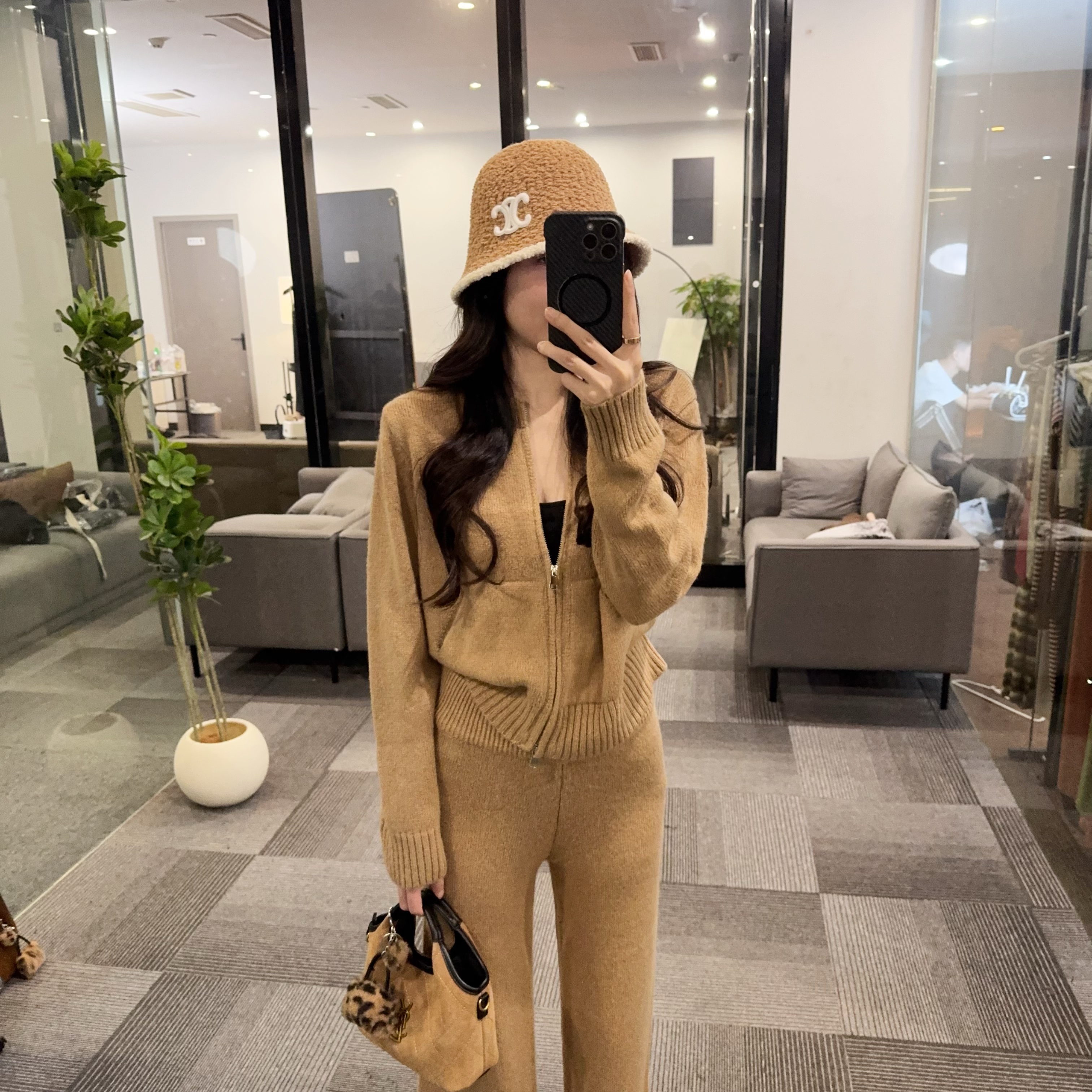 【OS&oneshow】2025冬款显瘦宽松慵懒感上衣裤子时尚减龄休闲套装