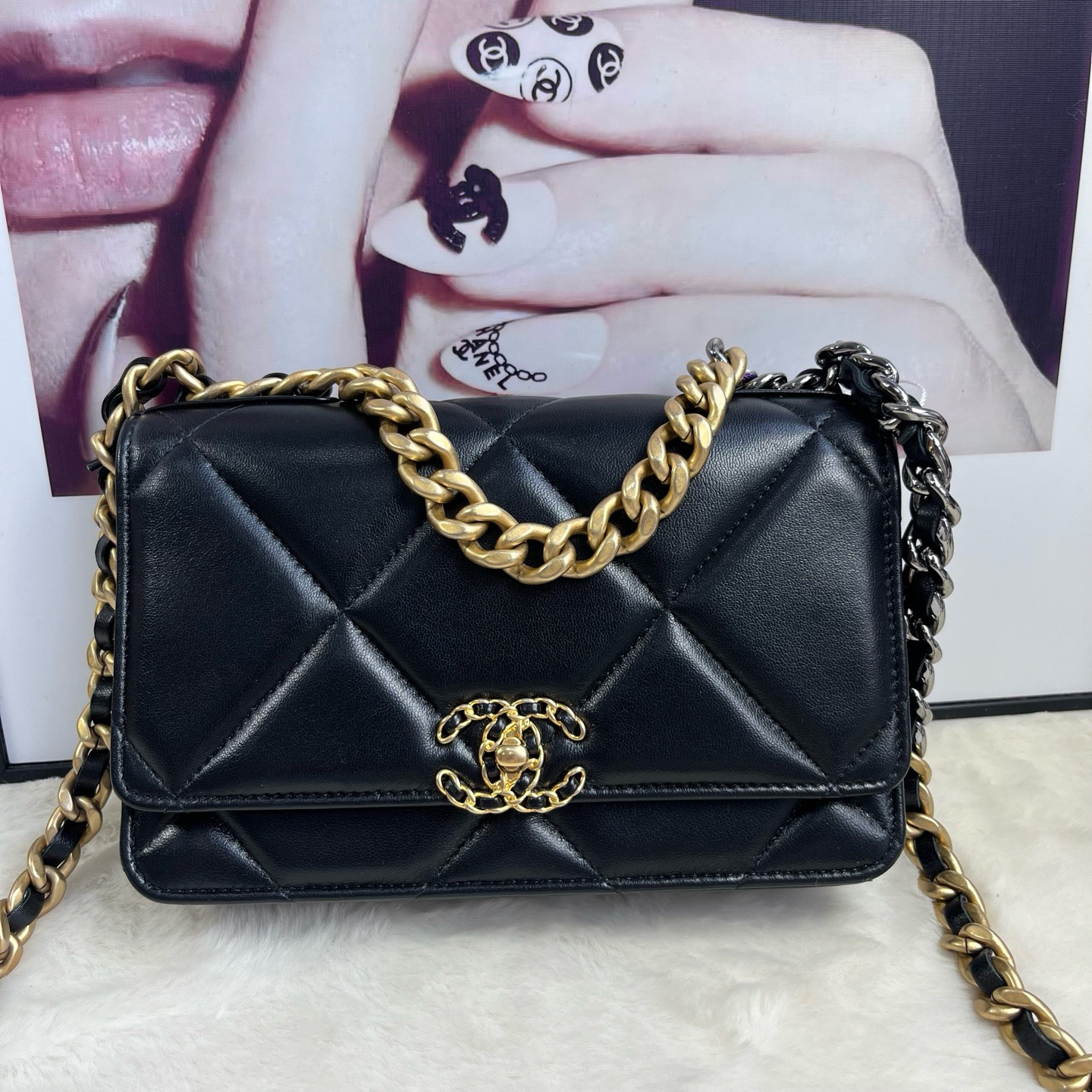 99新 Chanel/香奈儿 黑金19bag woc(新款旋钮扣）