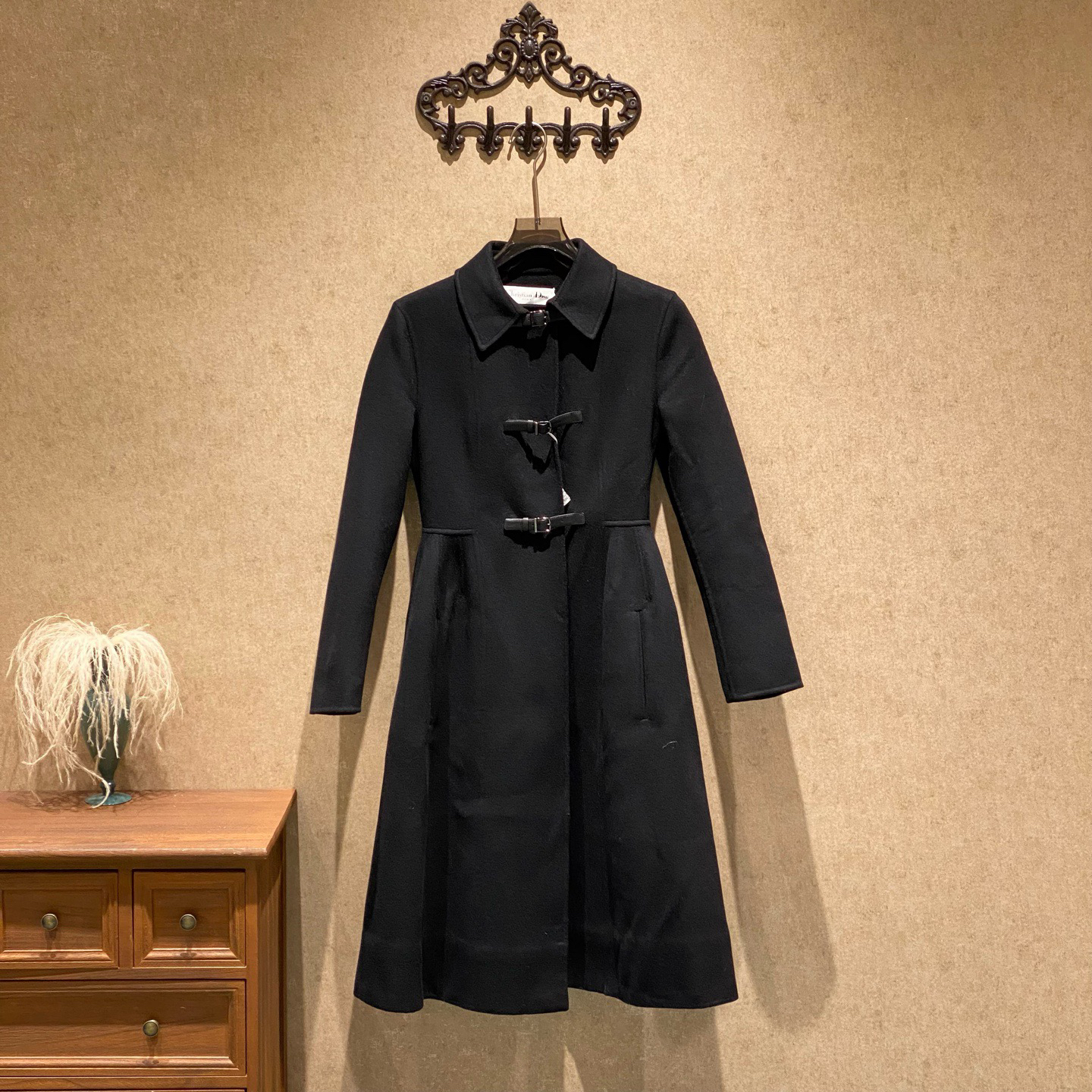 未使用 DIOR/迪奥 高公价赫本风黑色标语长款大衣/黄金38码/40467