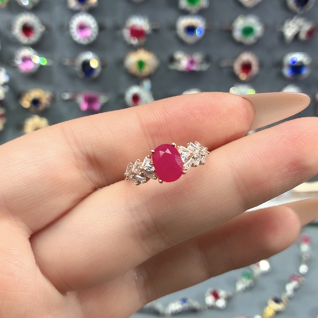 925银培育缅甸粉红色宝石