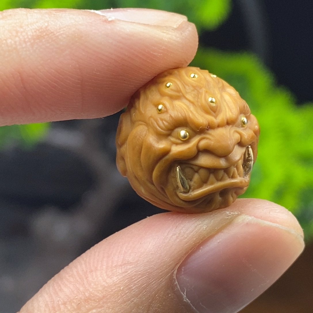猴头核桃吊坠满镶獠牙恶僧
