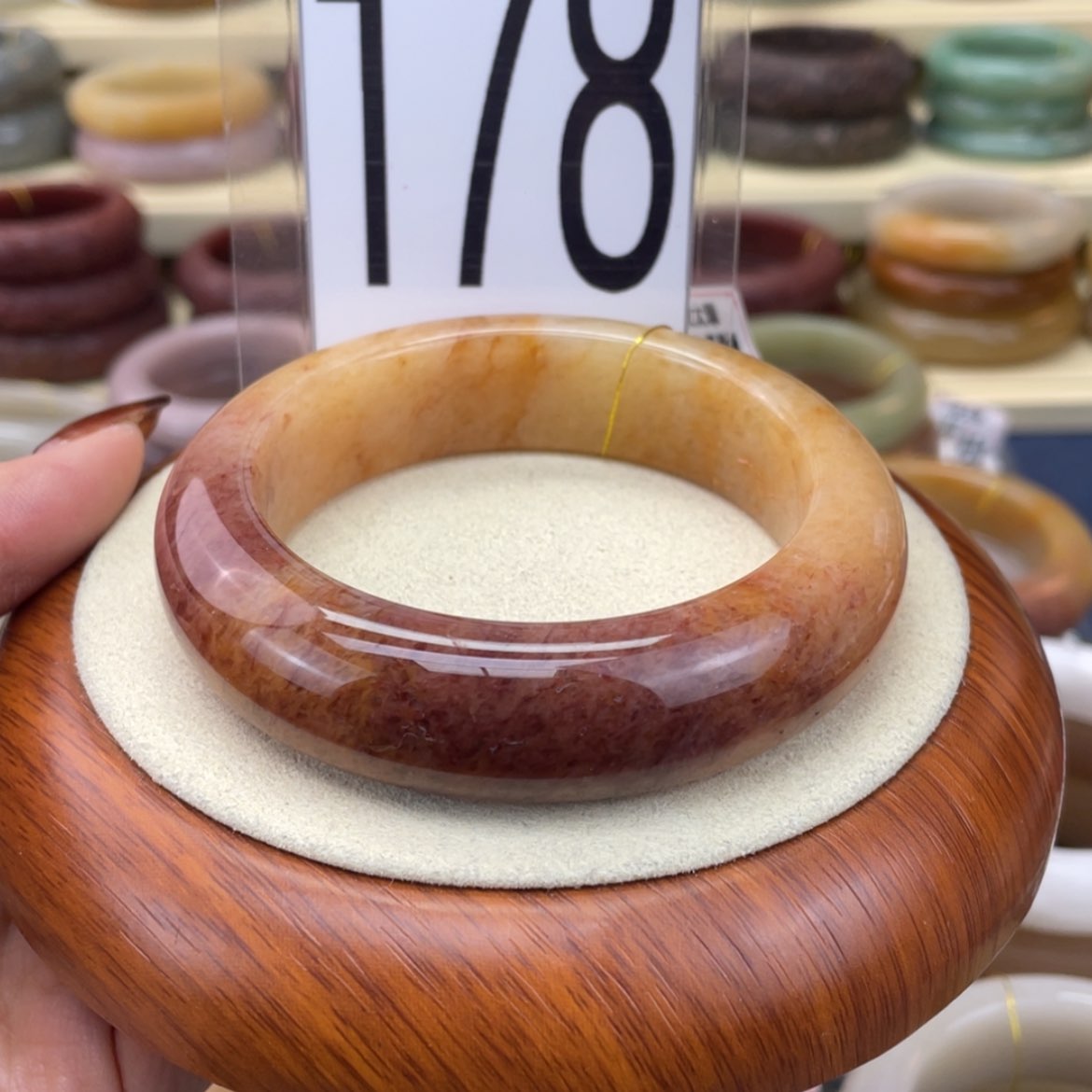 【闪购商品】石英质玉手镯未镶嵌