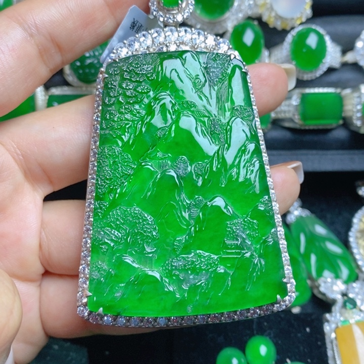 翡翠未镶嵌挂件山水牌