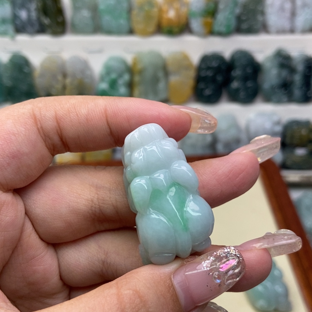 z***。吊坠(赠链)未镶嵌翡翠