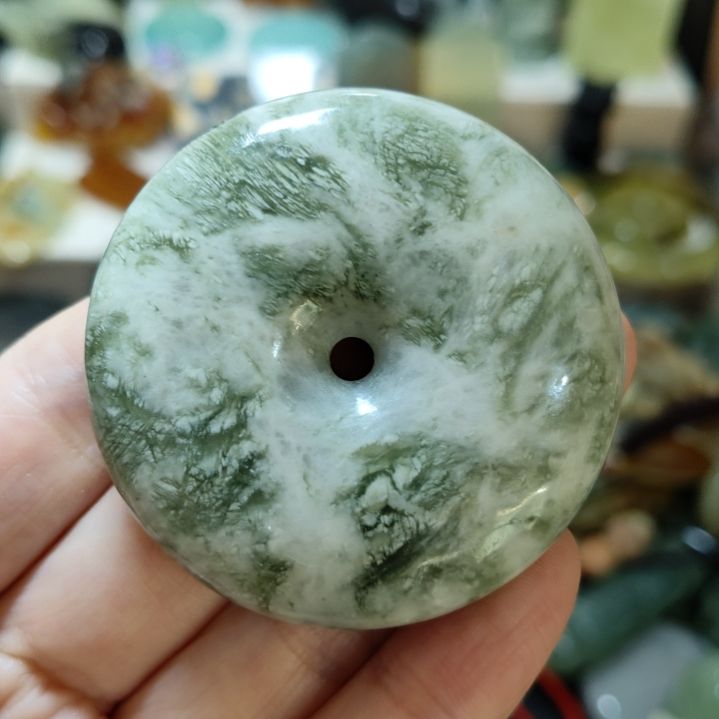 岫玉未镶嵌平安扣