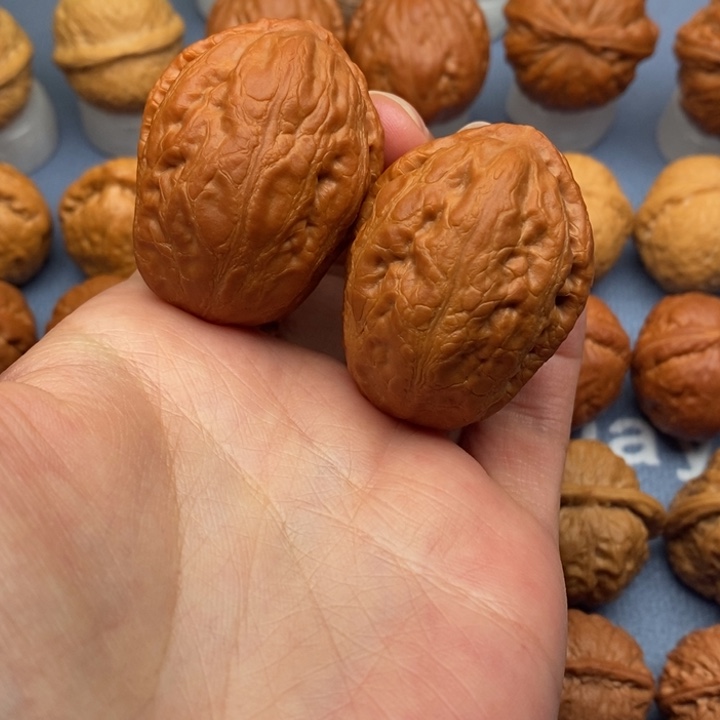 文玩核桃把件大鲨鱼