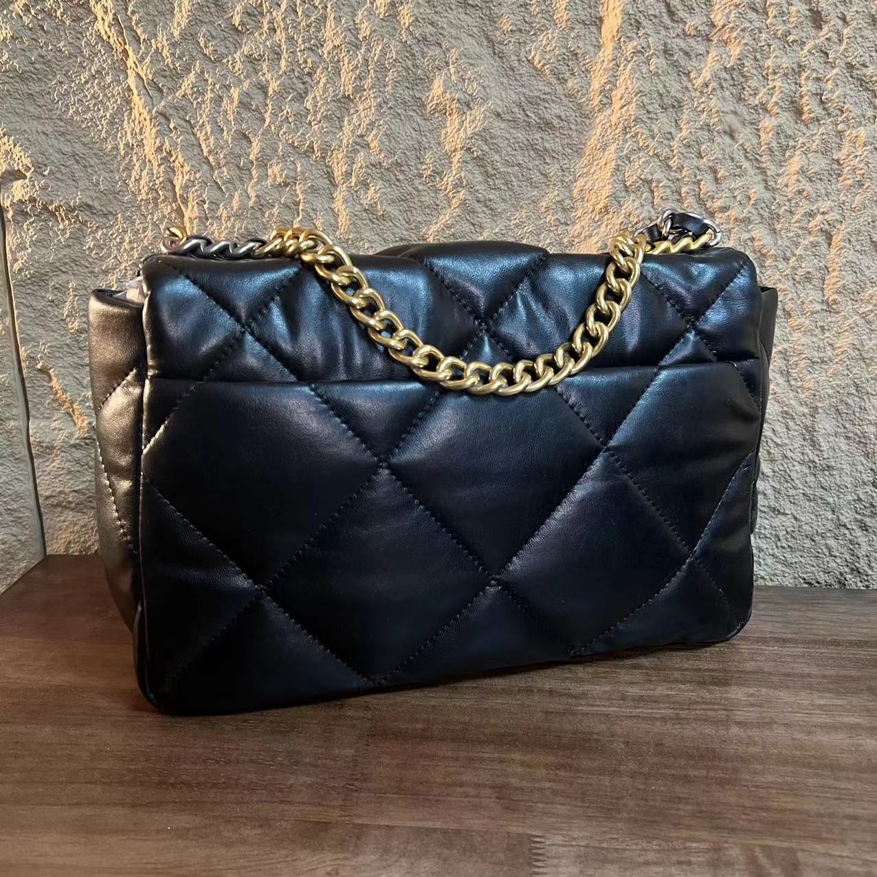 YNPO24年秋冬新款真皮重工女包10106油蜡皮黑色30cm菱格链条19