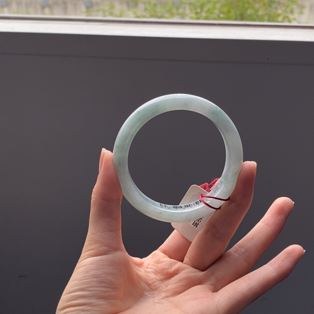 翡翠未镶嵌手镯圈口56