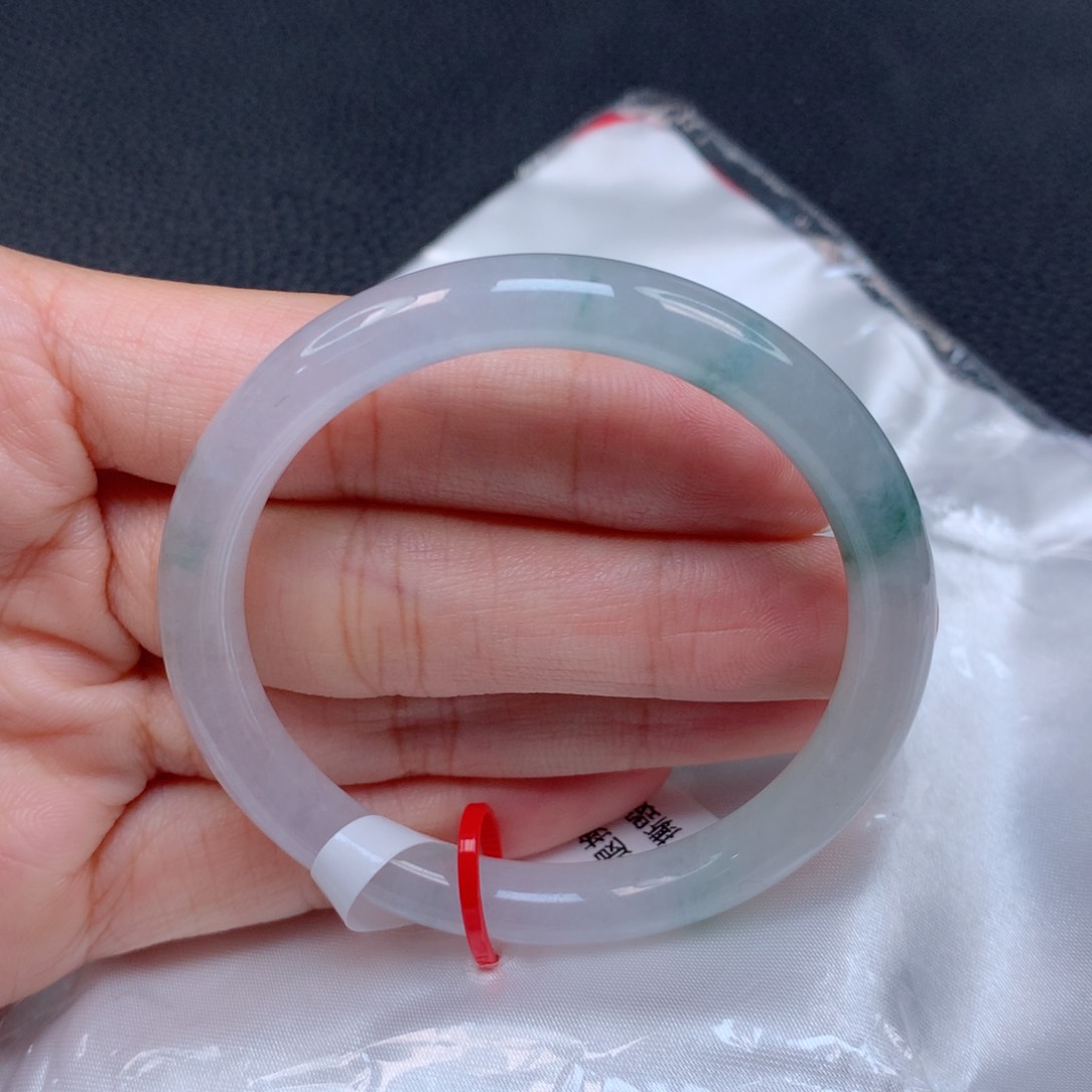 翡翠手镯未镶嵌天然