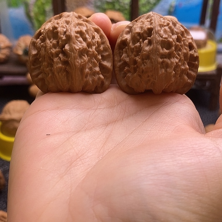 青***！文玩核桃吊坠三角白38