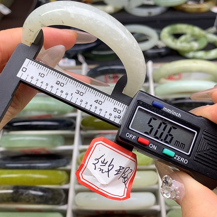 蛇纹石玉未镶嵌手镯481