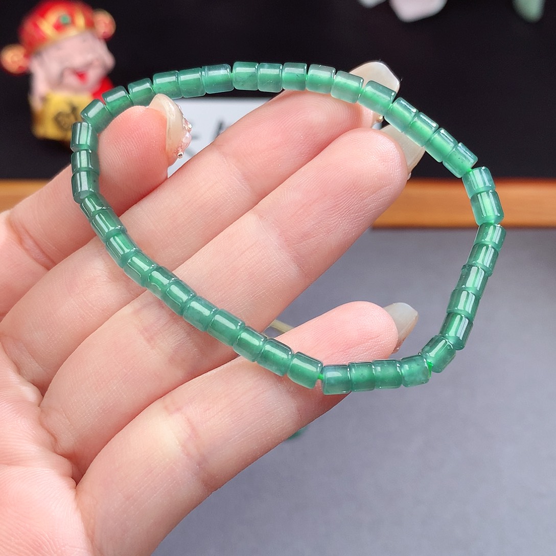 翡翠手镯（圆镯）未镶嵌