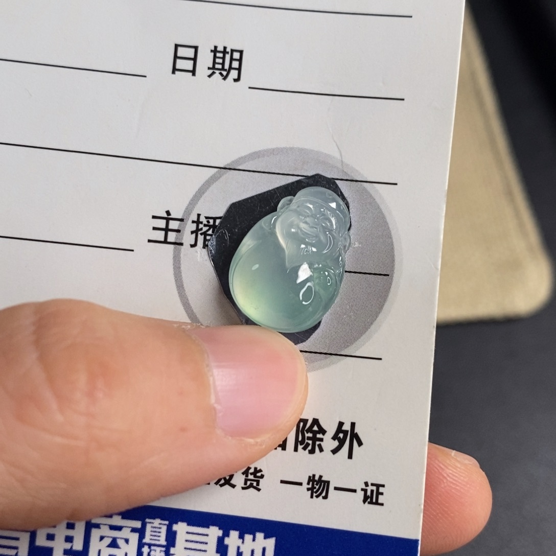 翡翠未镶嵌颈饰财哥