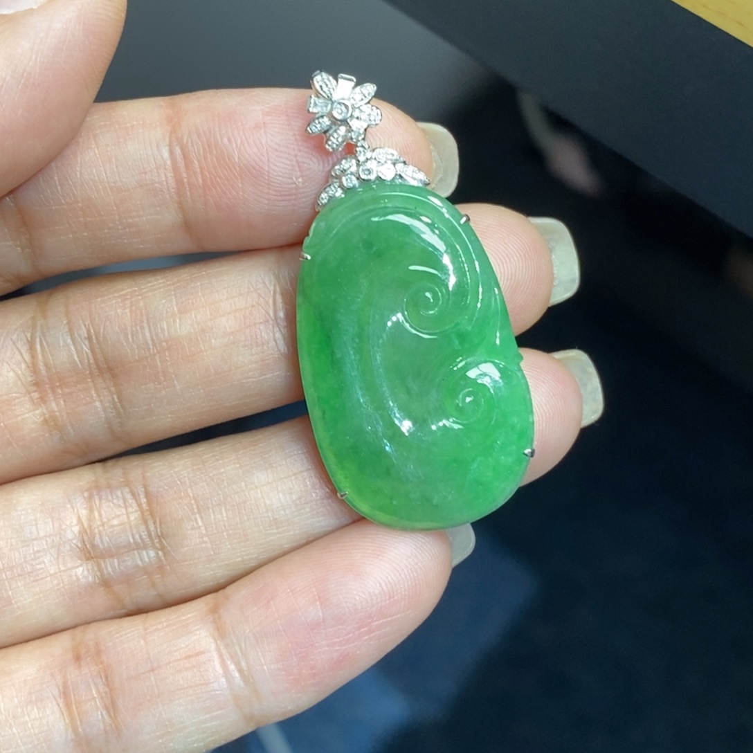 翡翠吊坠(不含链)18K金镶嵌吊坠