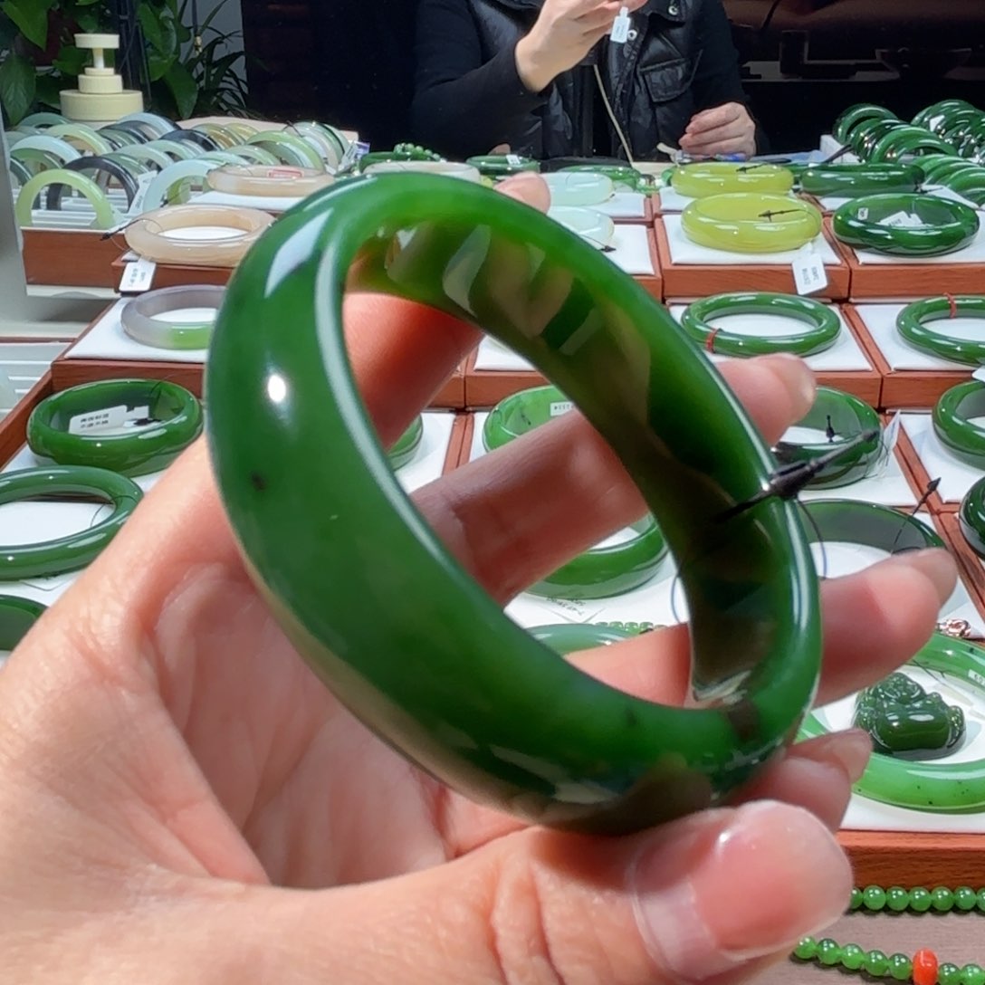 和田玉（碧玉）手镯未镶嵌