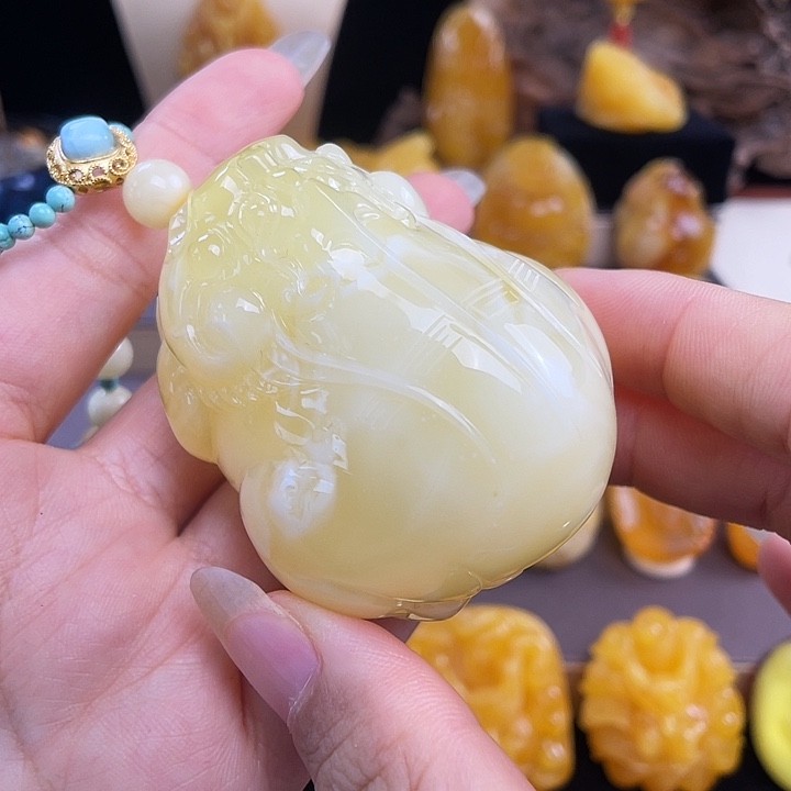 琥珀未镶嵌珠宝奇石