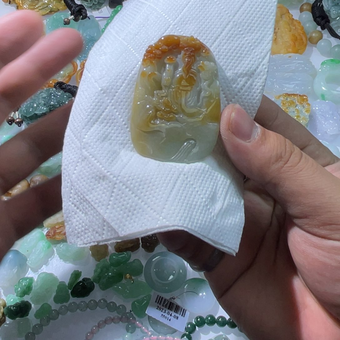 翡翠颈饰未镶嵌天然