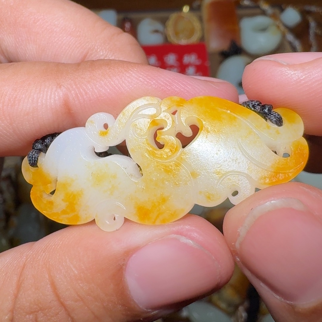 和田玉颈饰未镶嵌