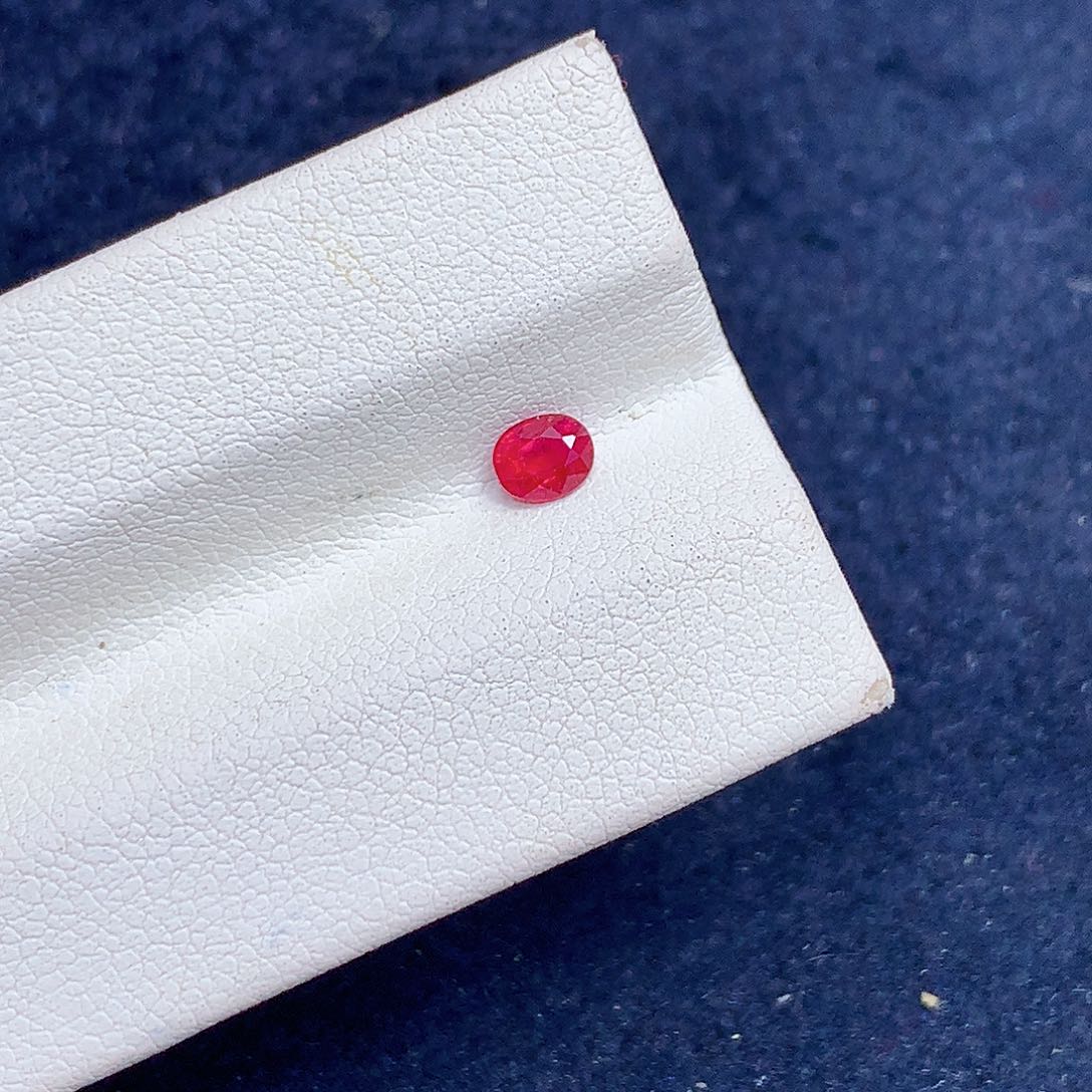 裸石未镶嵌红宝石缅甸鸽血