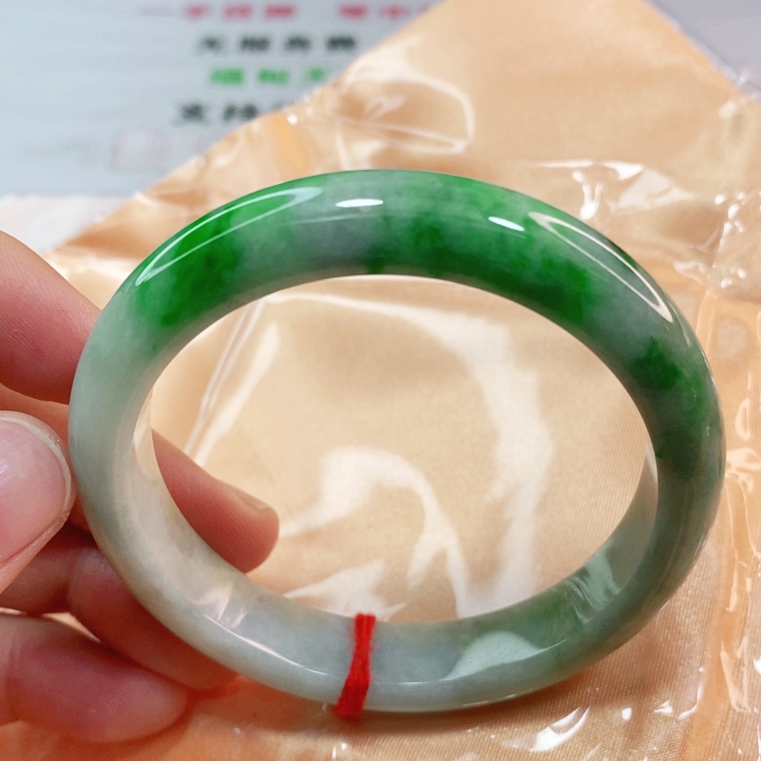 翡翠手镯未镶嵌56.3圈口