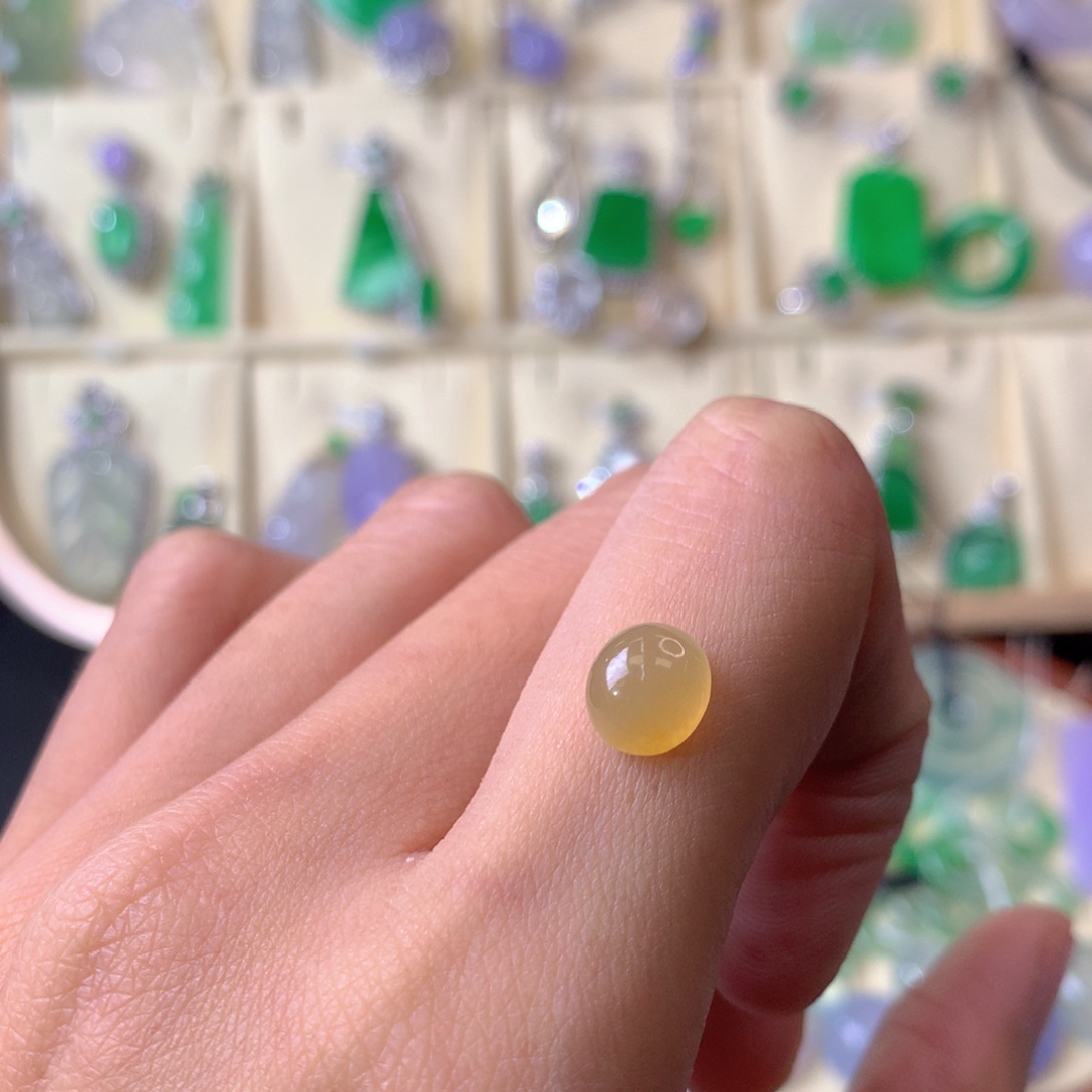 翡翠未镶嵌颈饰裸石