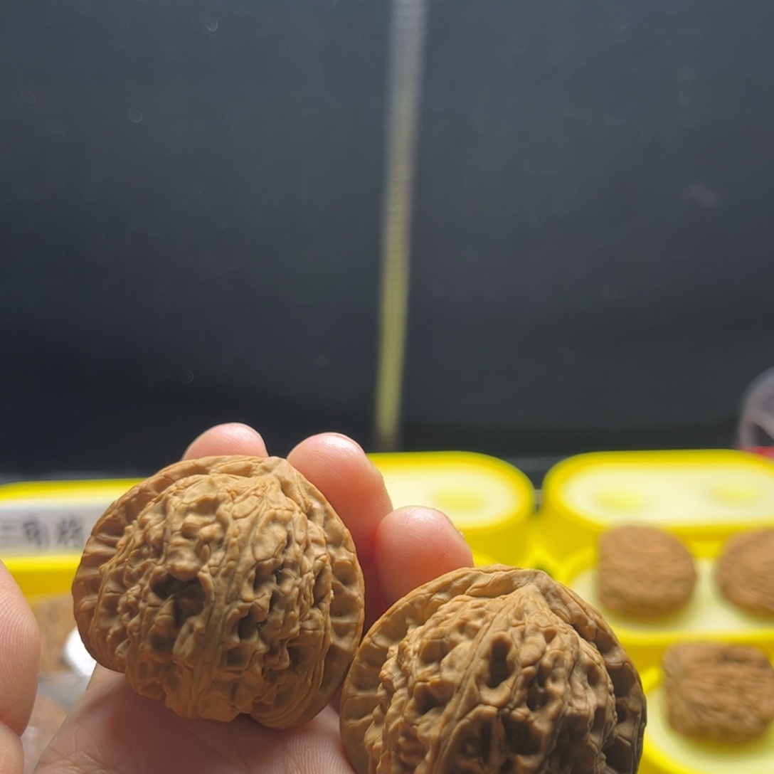 文玩核桃吊坠l*安三角白