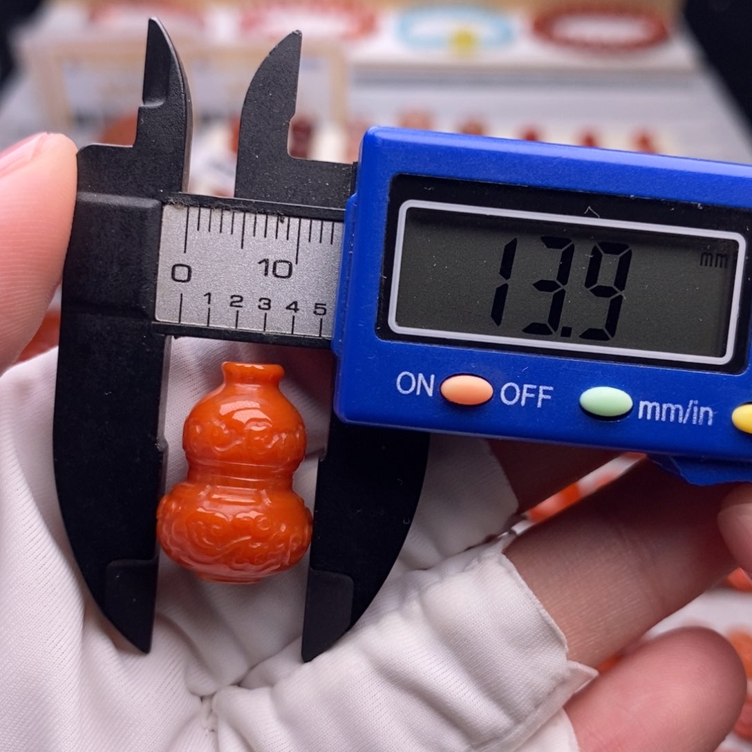 南红玛瑙配饰未镶嵌葫芦 微瑕矿点