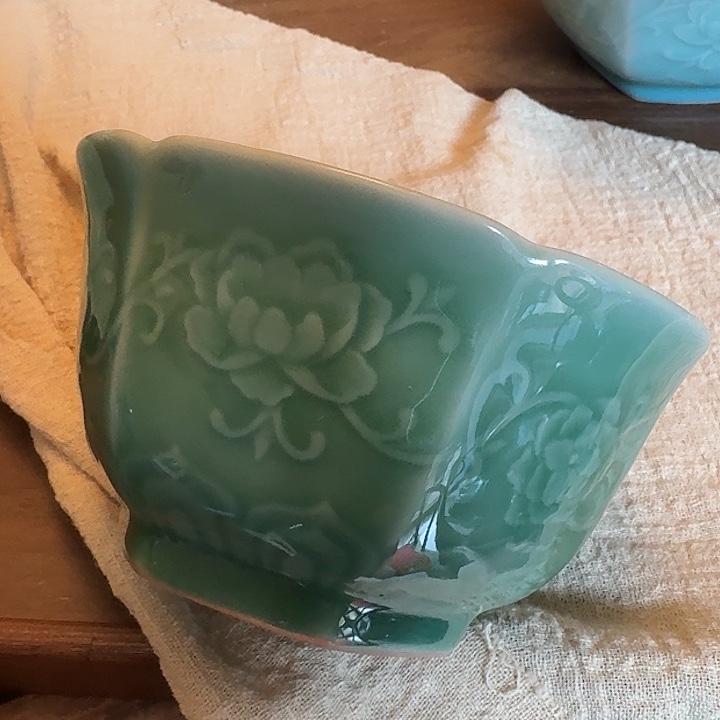 青瓷哈哈哈哈哈哈哈哈哈哈哈