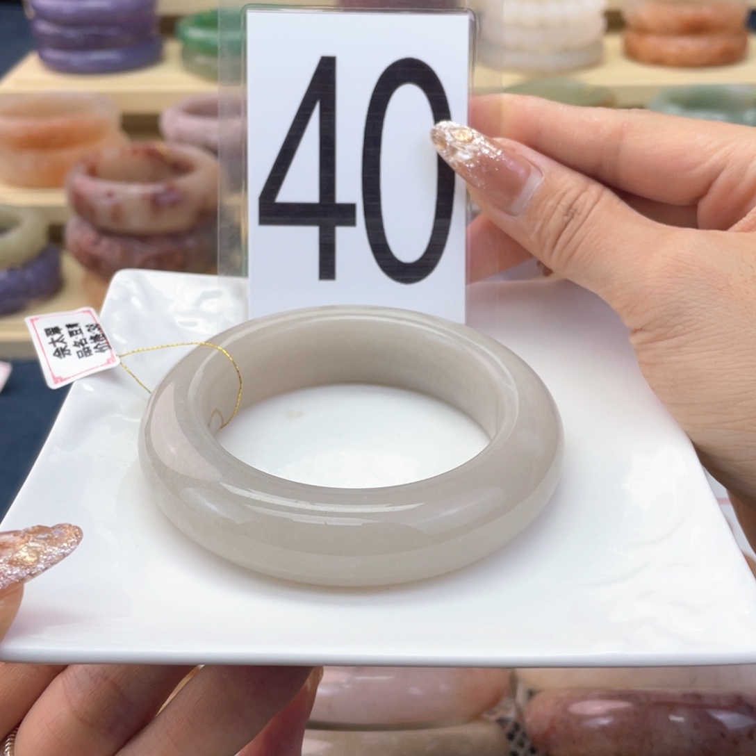 石英质玉未镶嵌手镯