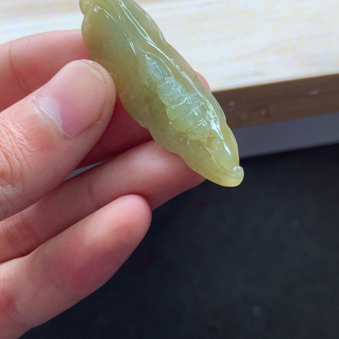 翡翠颈饰18K金镶嵌吊坠