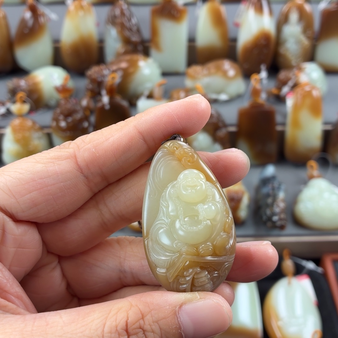 和田玉未镶嵌颈饰