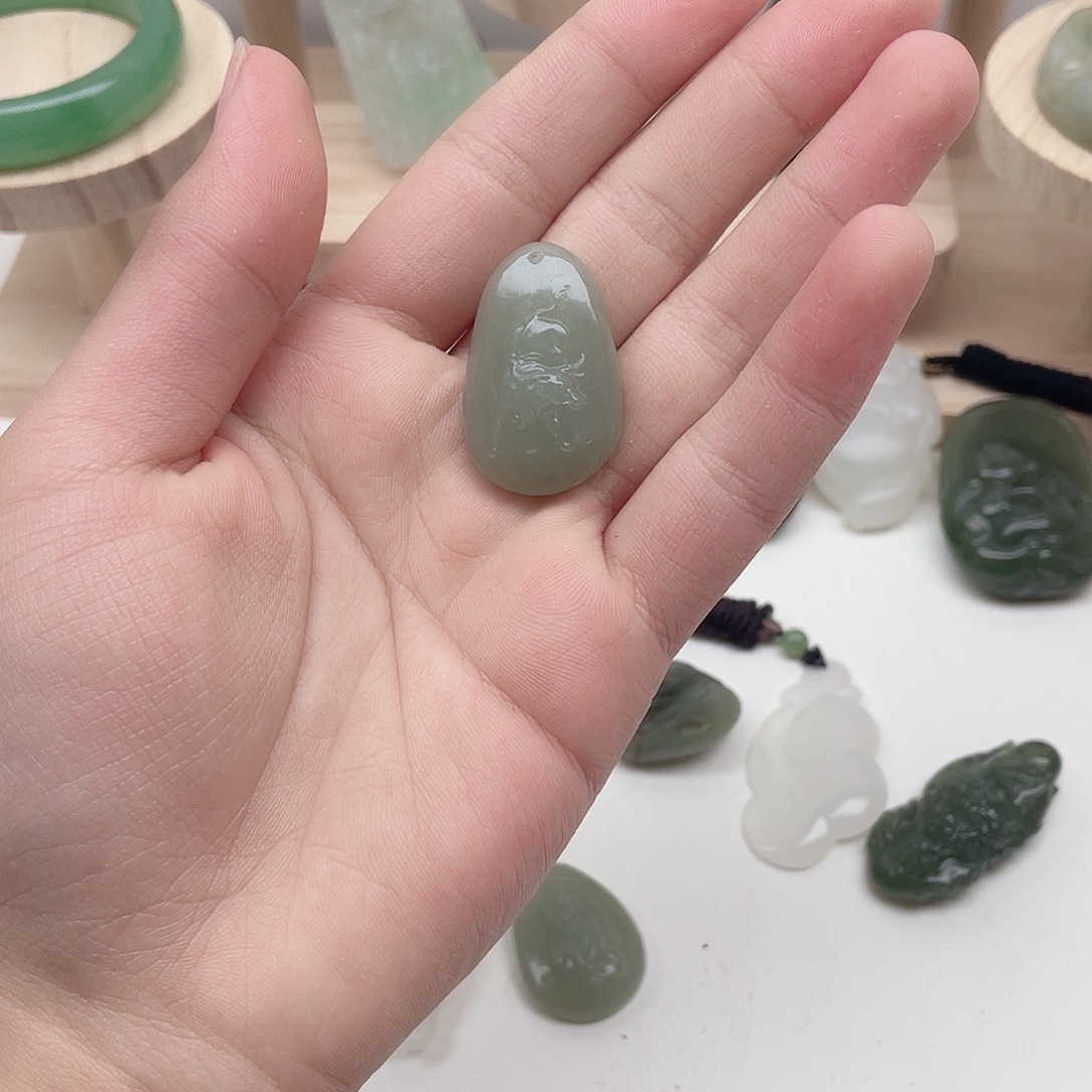 和田玉未镶嵌颈饰