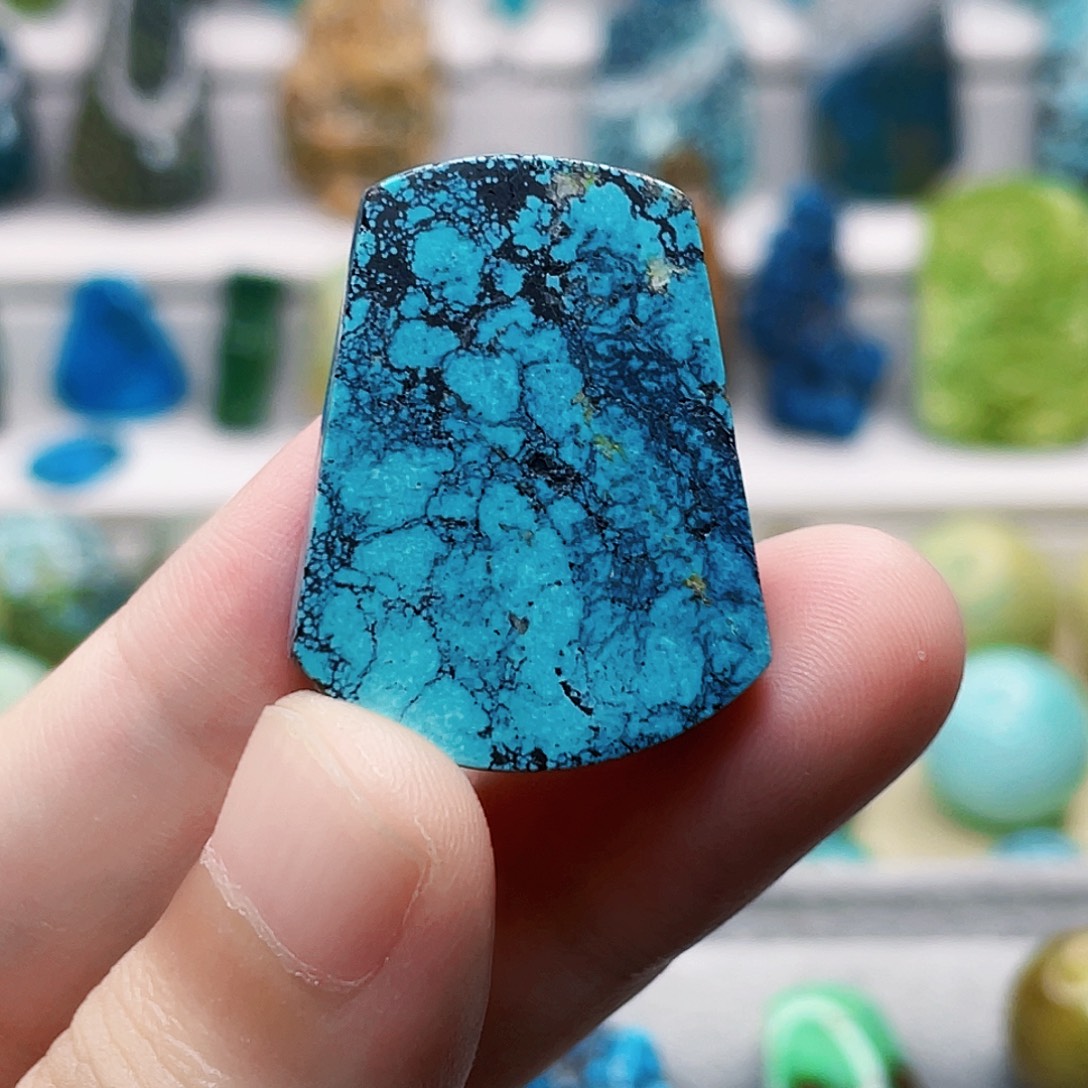 绿松石未镶嵌颈饰