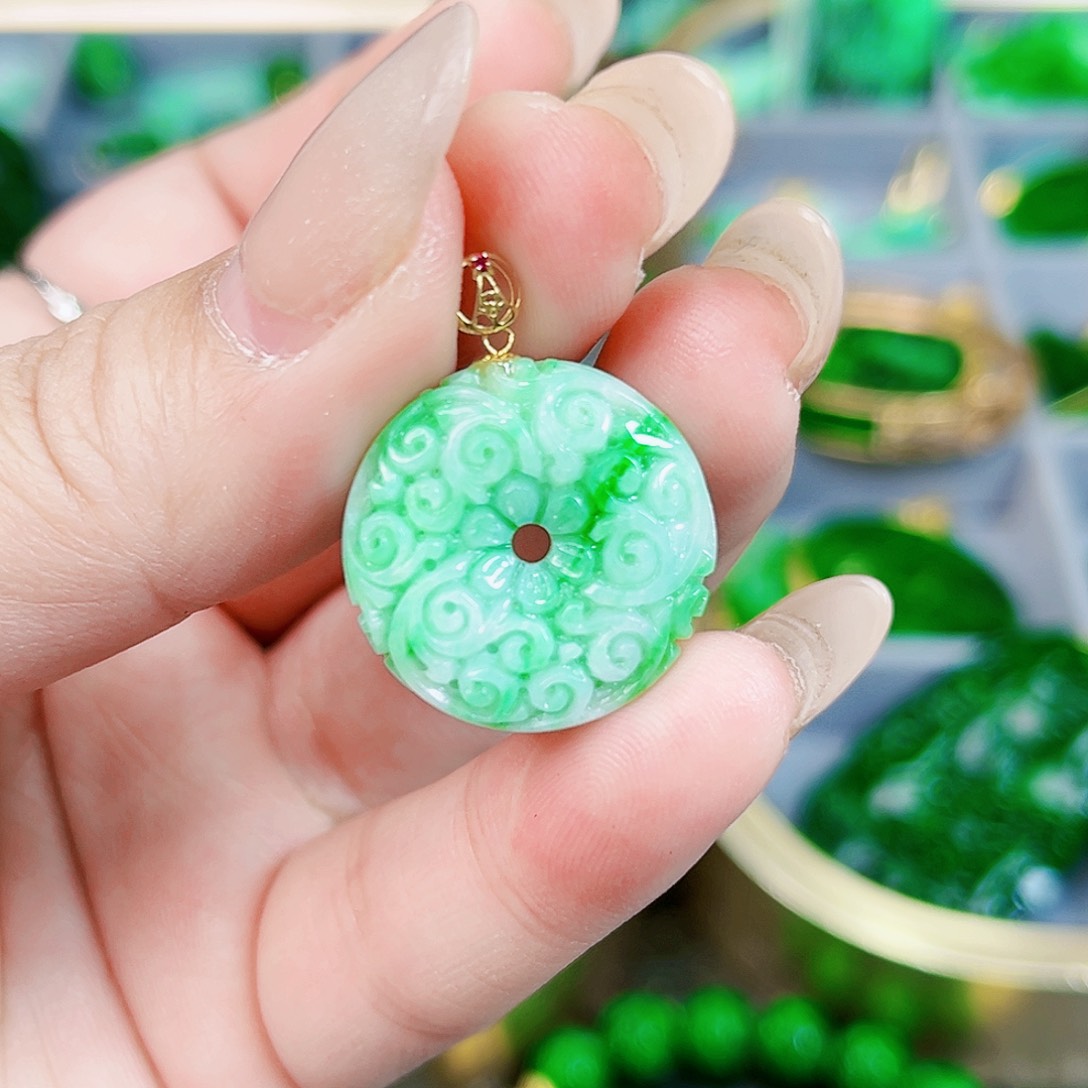 翡翠颈饰18K金镶嵌吊坠