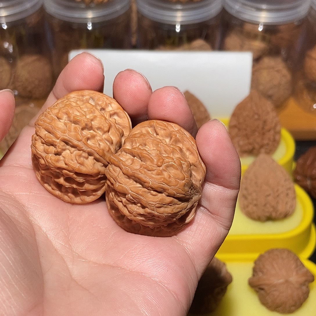 陈***时文玩核桃吊坠39磨盘