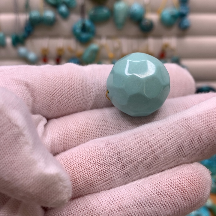 绿松石未镶嵌原矿