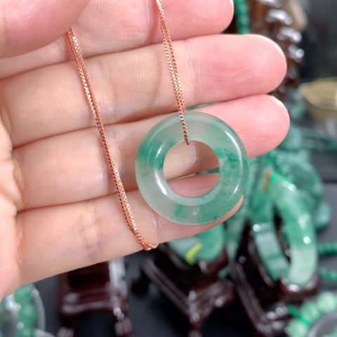 石英质玉颈饰未镶嵌