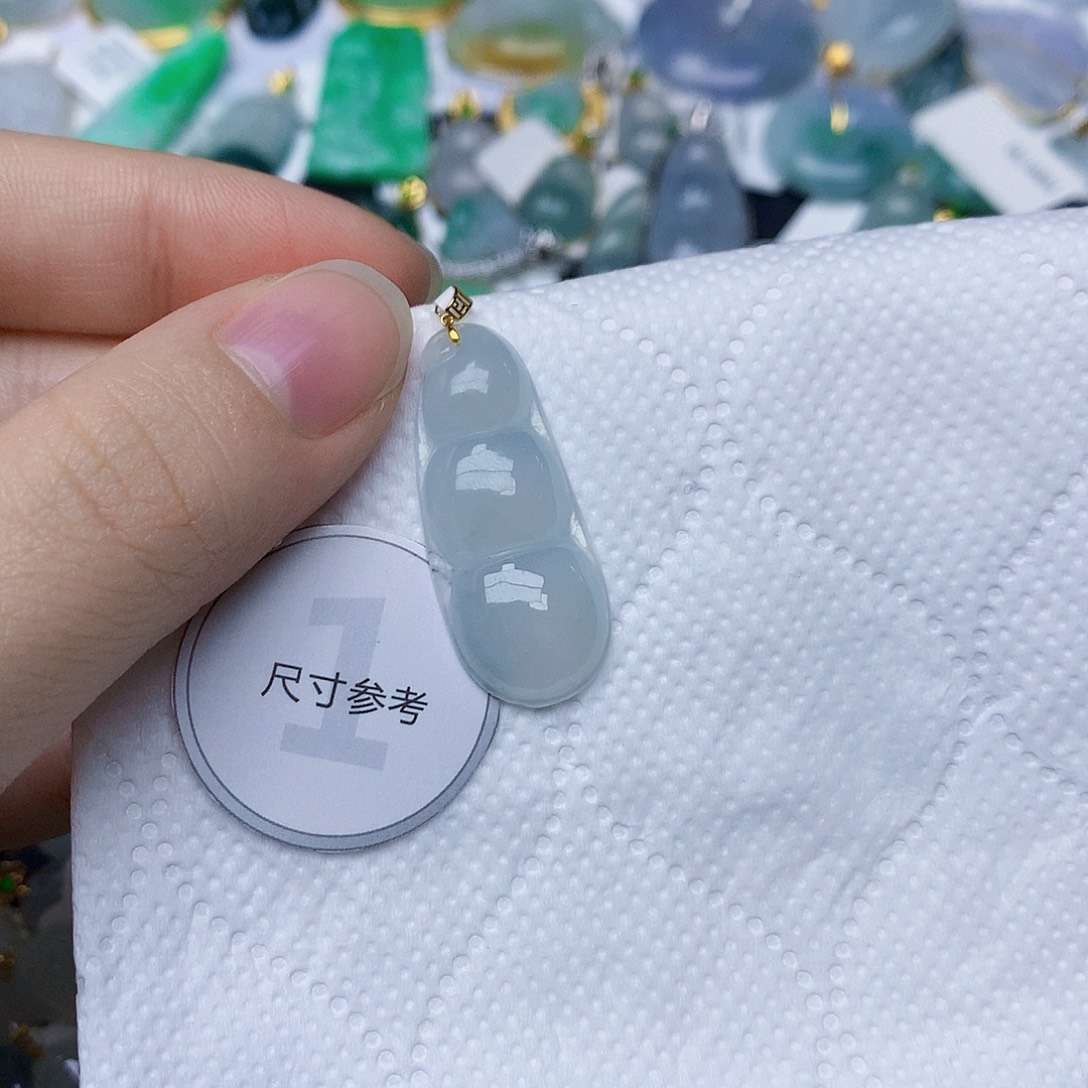 翡翠18K金镶嵌颈饰天然A货翡翠