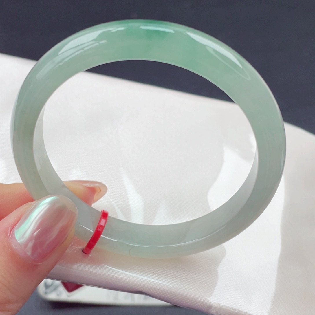 翡翠未镶嵌手镯52圈口