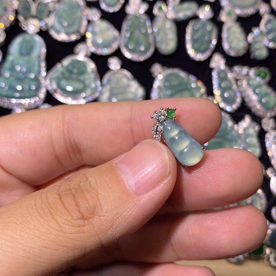 翡翠未镶嵌颈饰天然