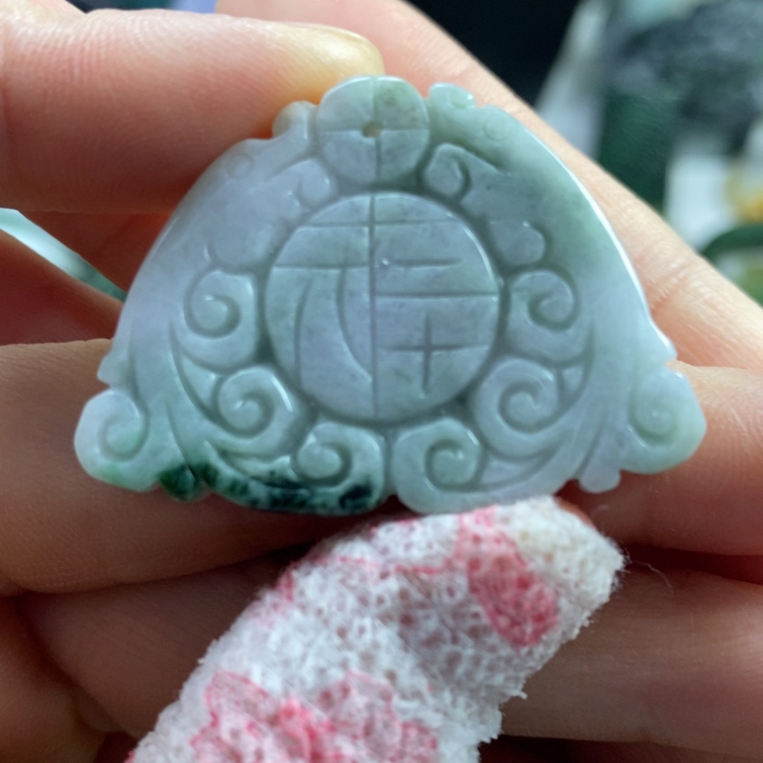 翡翠颈饰未镶嵌吊坠