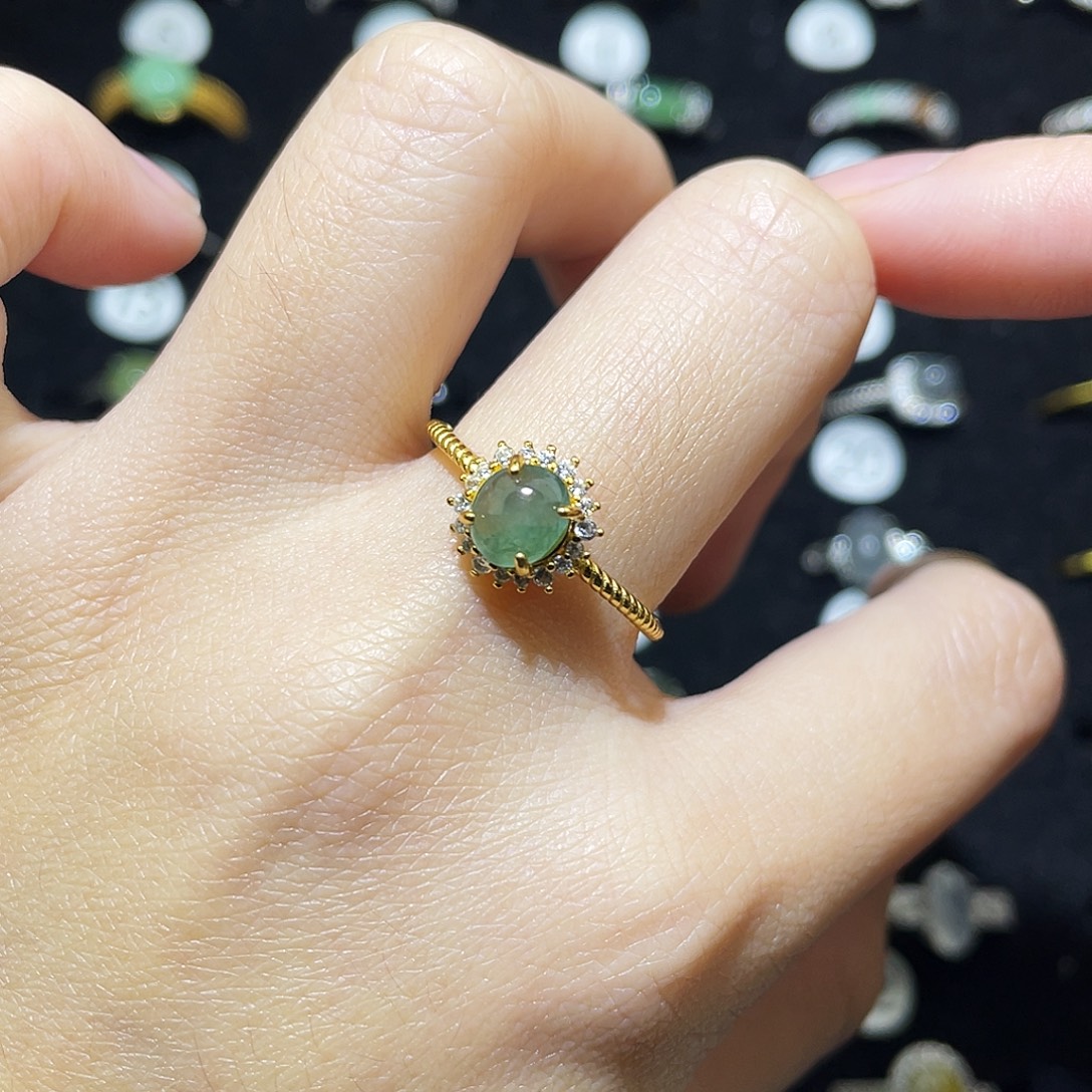 翡翠未镶嵌戒指戒指