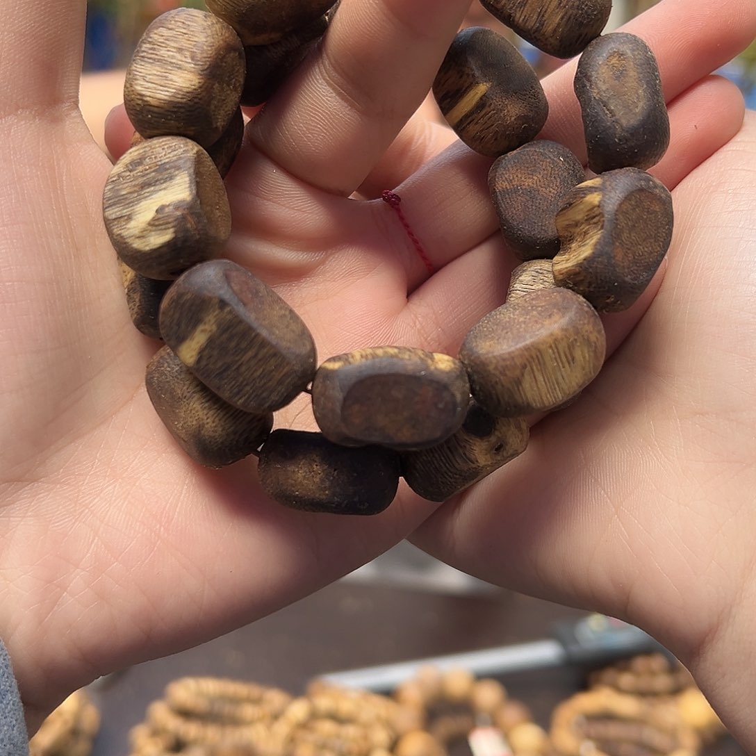 沉香手串留疤18克多样性发货一条