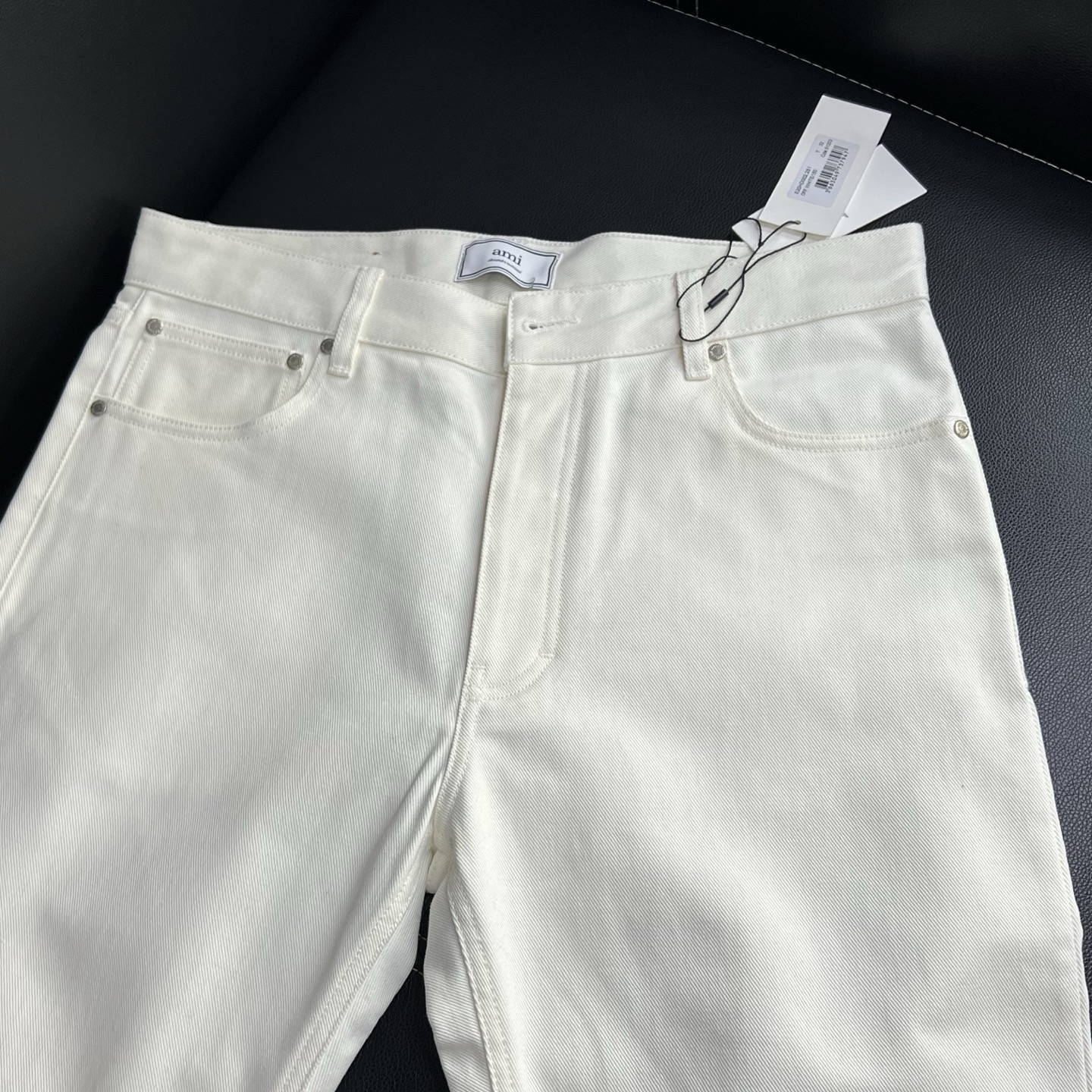 全新未使用 AMIPARIS Ami白色男士牛仔裤149510时尚潮流休闲百搭 