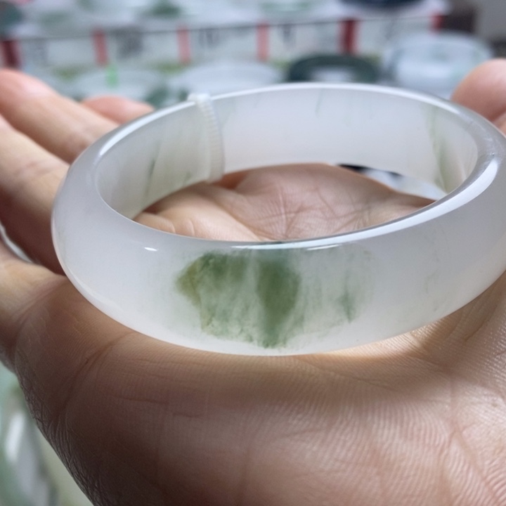 石英质玉未镶嵌手镯