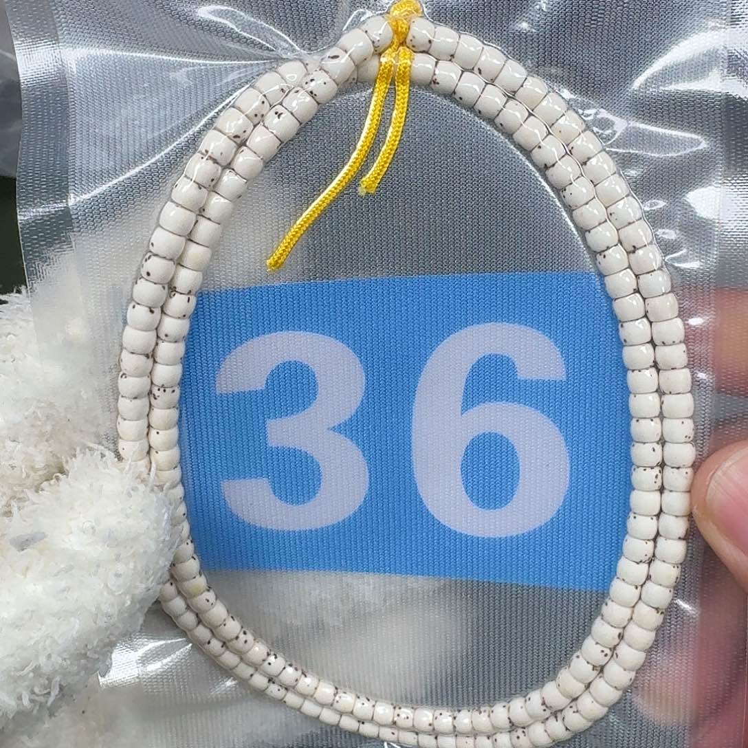 吊坠星月菩提54脖挂。  36