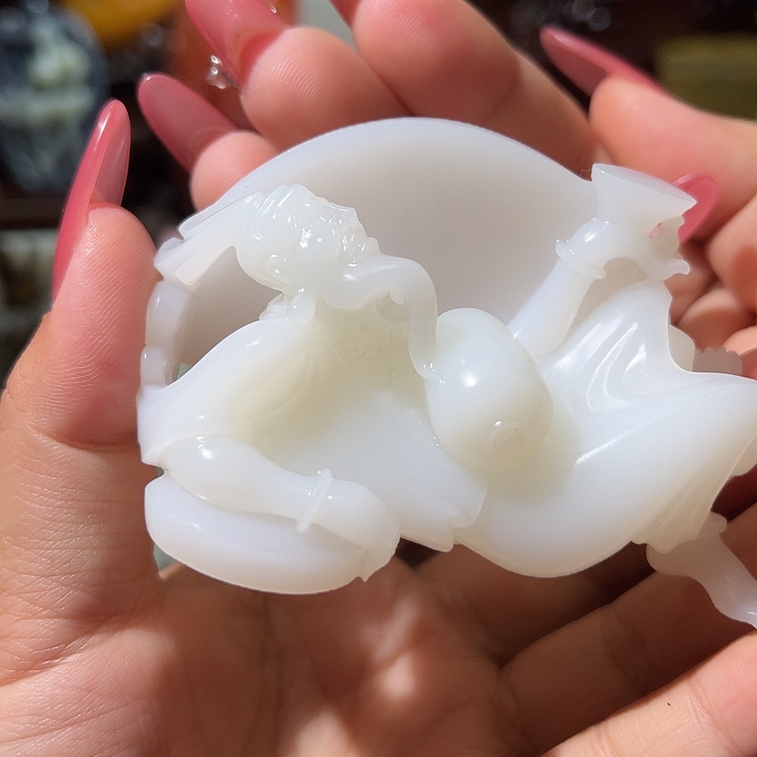 和田玉未镶嵌把件