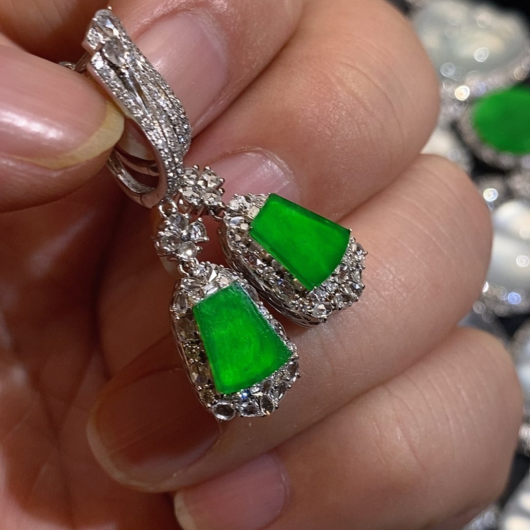 翡翠耳饰18K金镶嵌Y****u无事牌