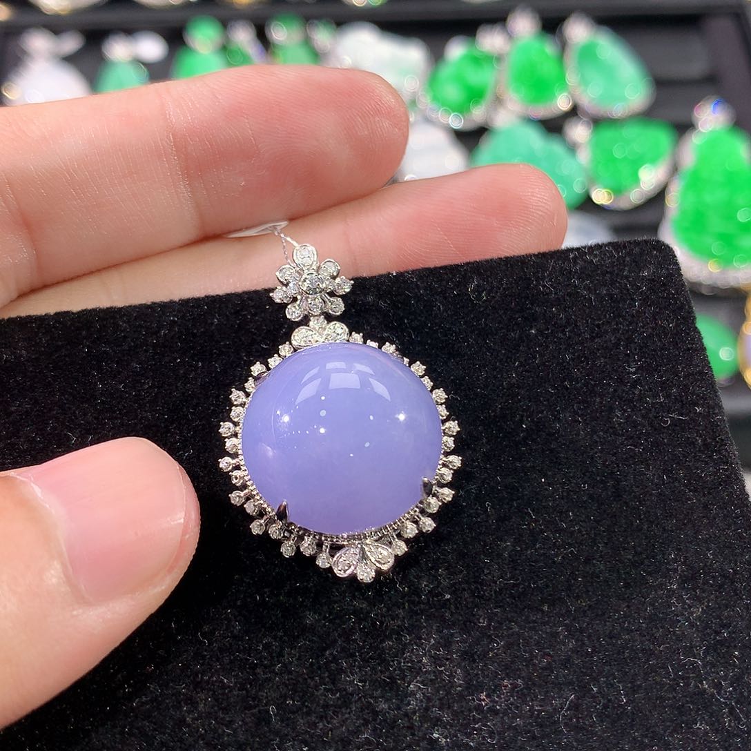 翡翠18K金镶嵌颈饰